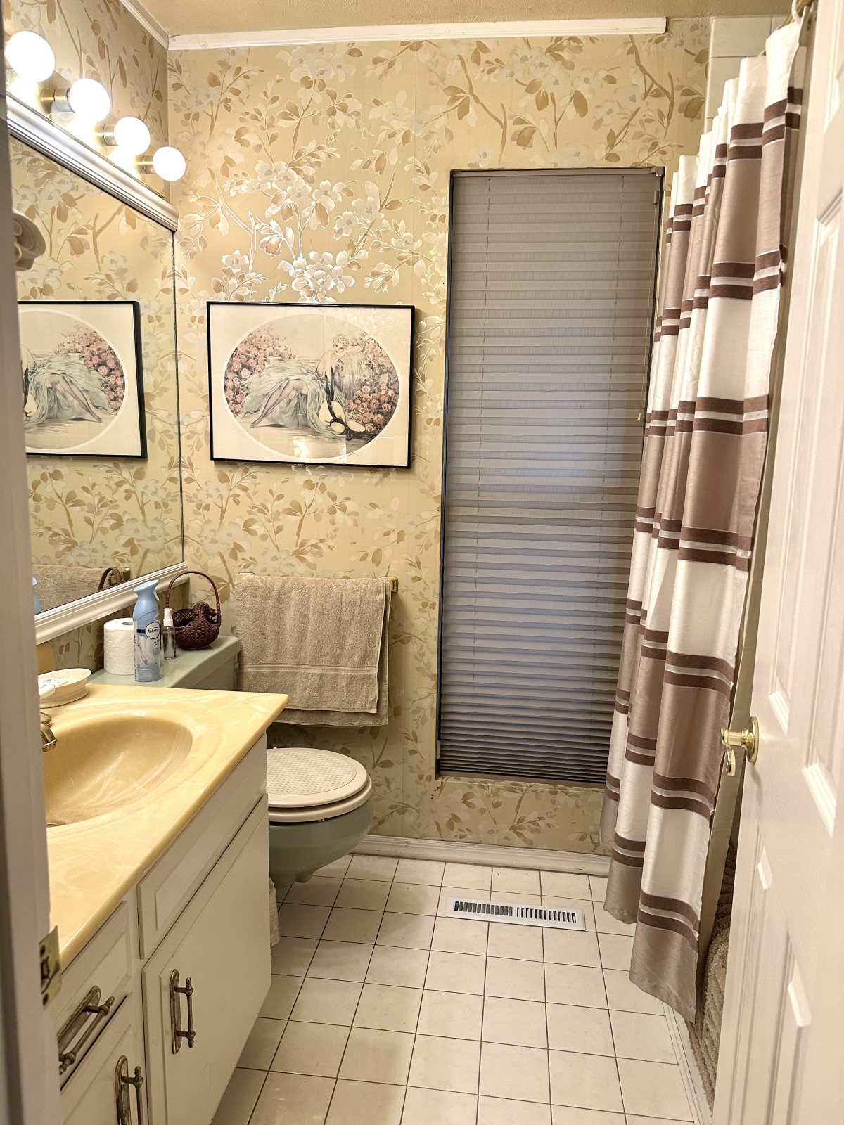 Fully furnished 3-room suite in private home with heated pool