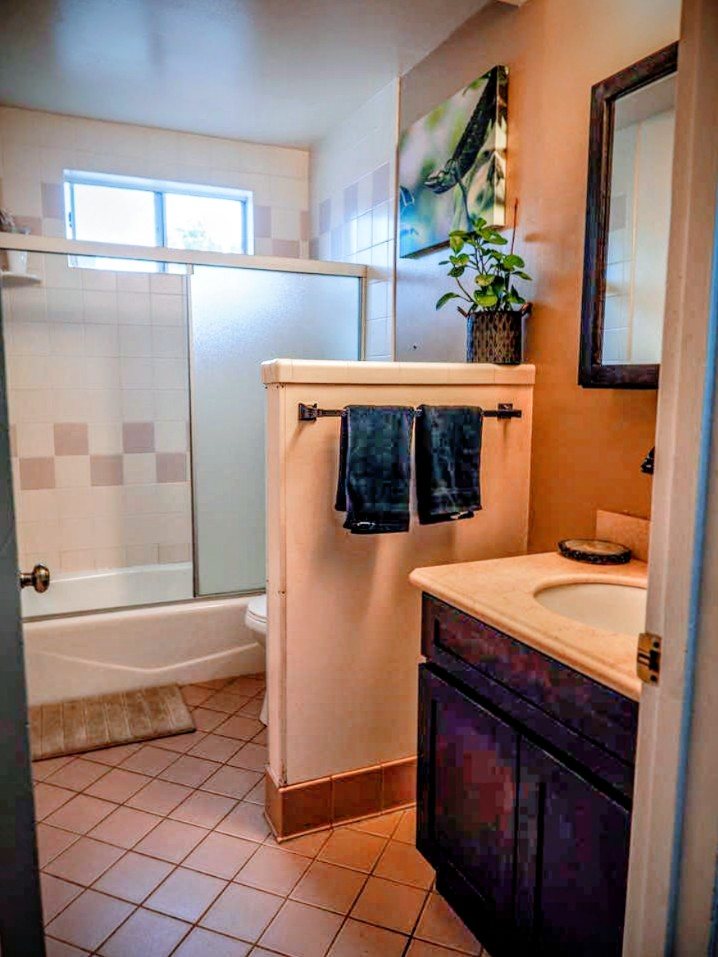 fully furnished 2 BR, 1 Bath, in El Sobrante