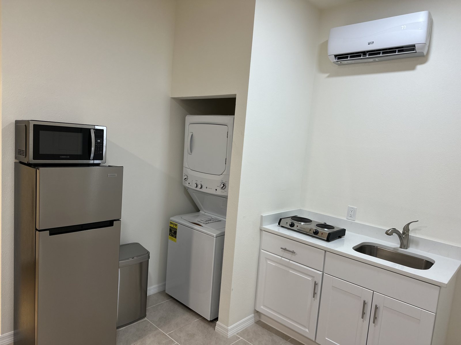 Studio with En Suite bathroom