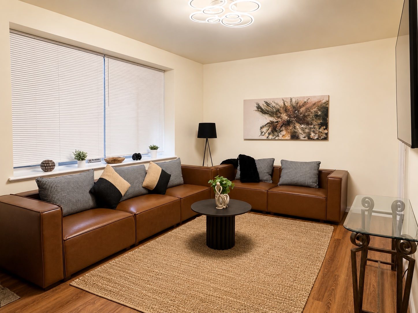 Stunning 6 Bedroom/2 5 Bath in Uptown