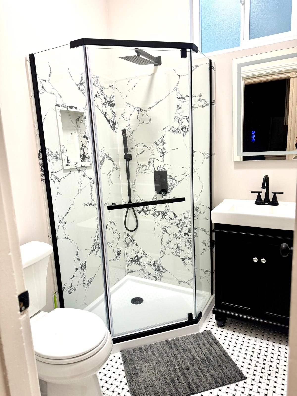 Gorgeous 3 Bedroom/2 Bath in Uptown