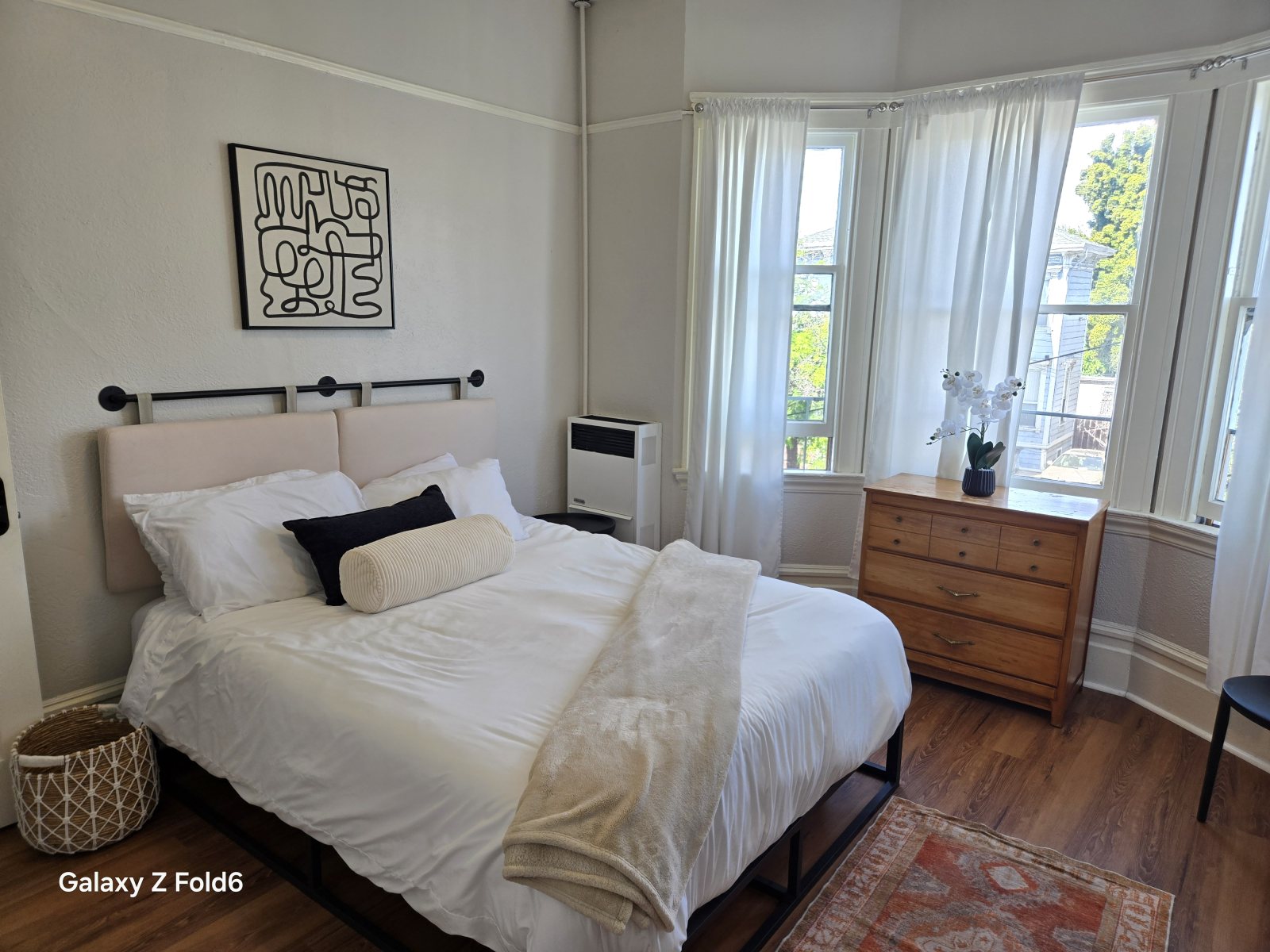 Gorgeous 3 Bedroom/2 Bath in Uptown