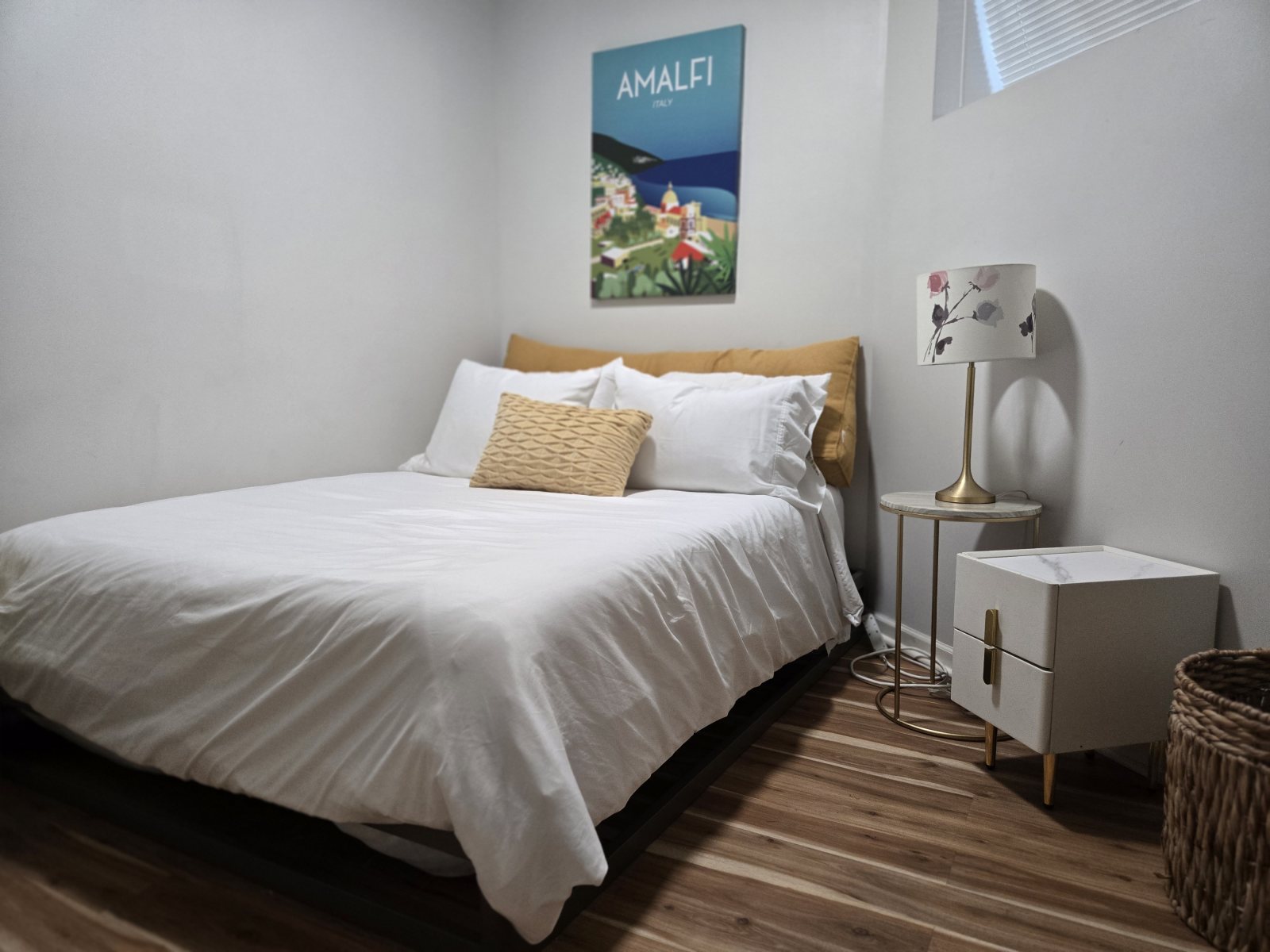 Gorgeous 2 Bedroom Apartment