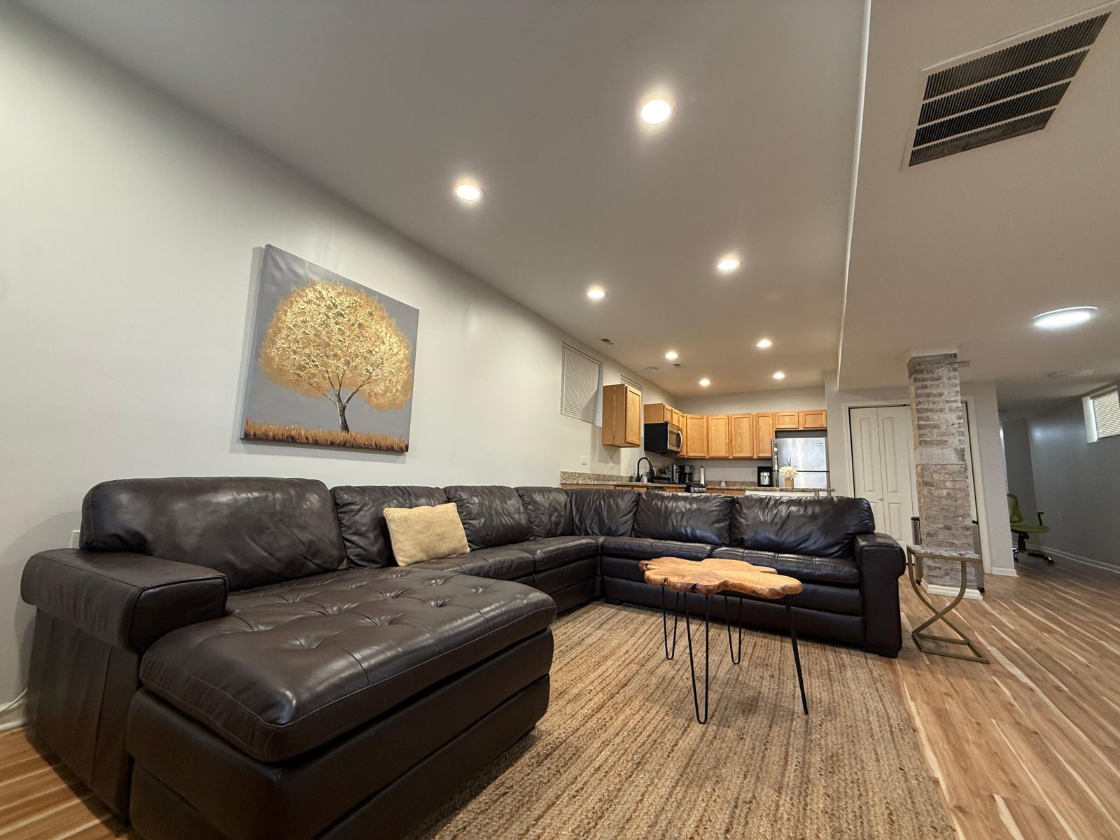 Gorgeous 2 Bedroom Apartment