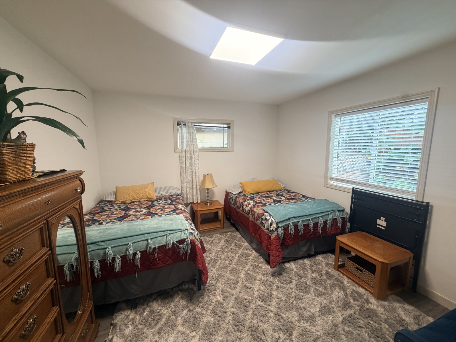 Fully furnished 2 bed 1 bath , sleeps 4