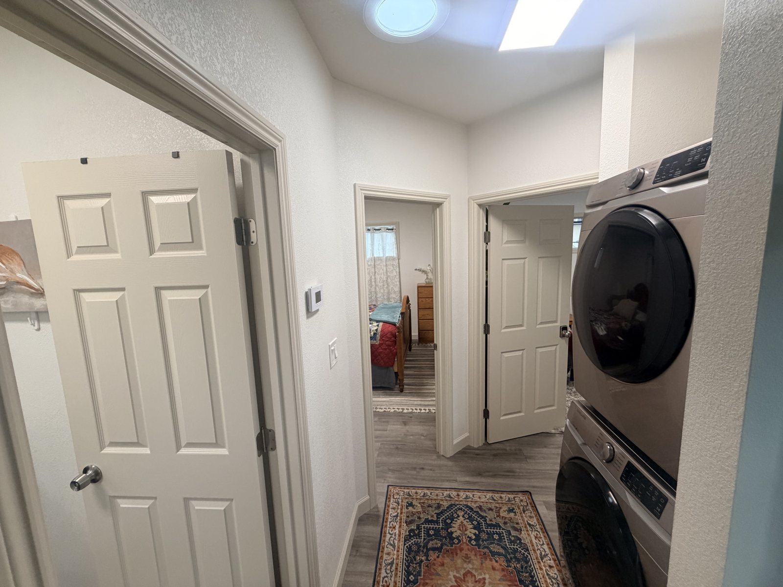 Fully furnished 2 bed 1 bath , sleeps 4