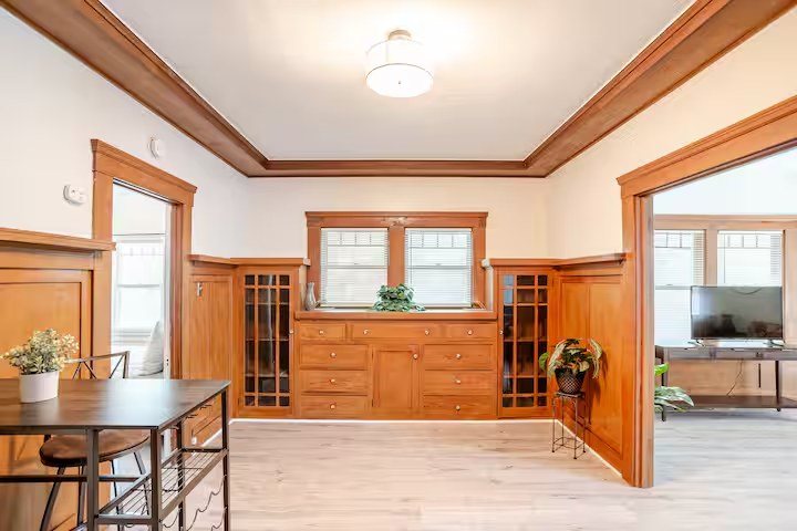 Inn at The Roosevelt | Historic 1BR Vallejo Bungalow