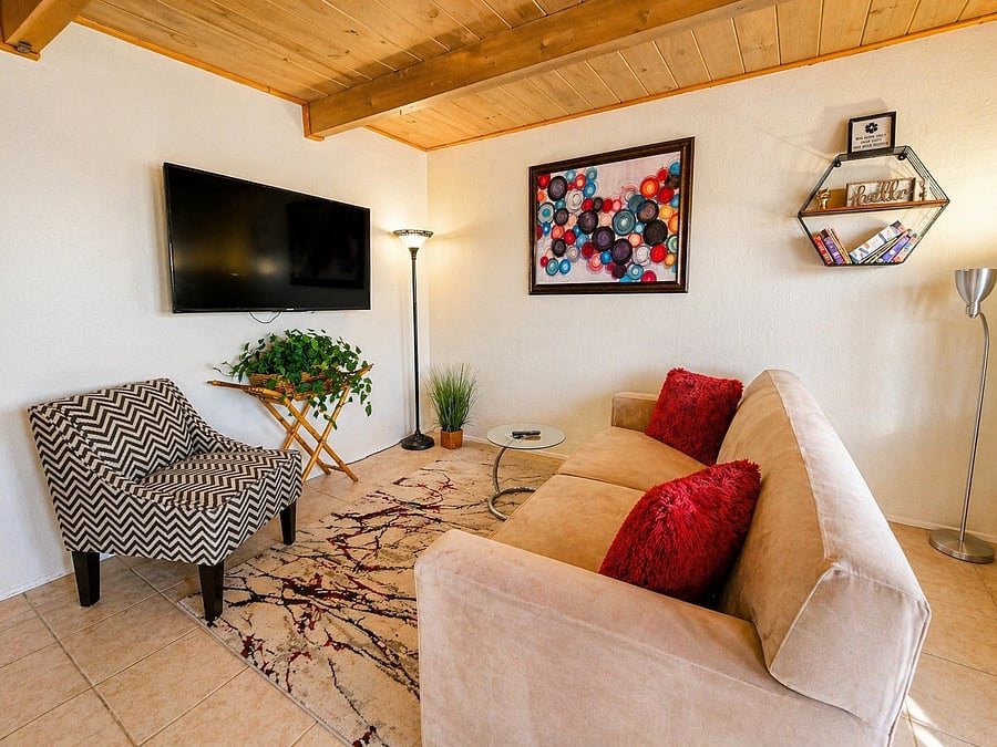 Stylish 2BR Richmond Apartment | Near Chevron & Kaiser