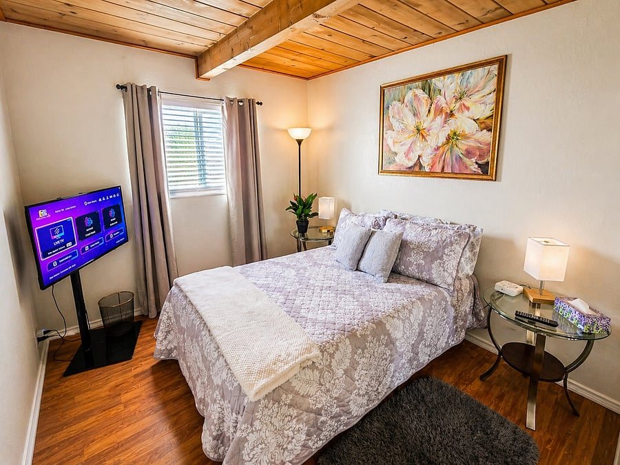 Stylish 2BR Richmond Apartment | Near Chevron & Kaiser