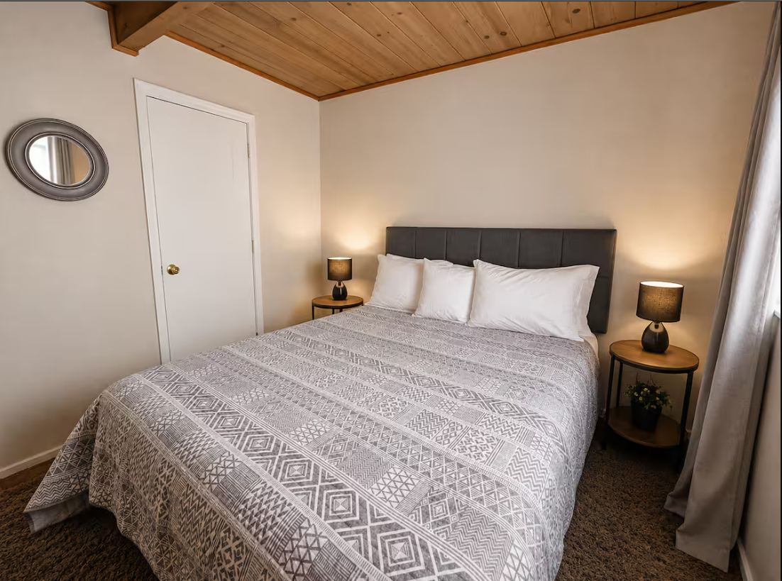 Three bedrooms • Full kitchen • Near Refineries